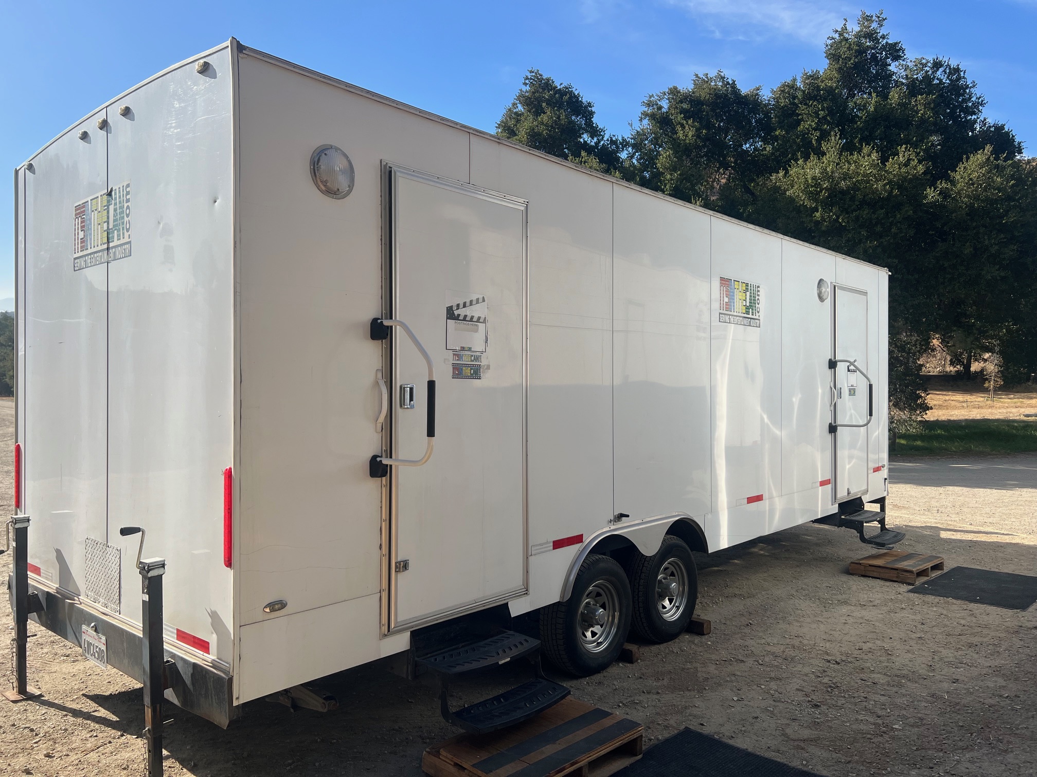 8 Room Changing Trailer